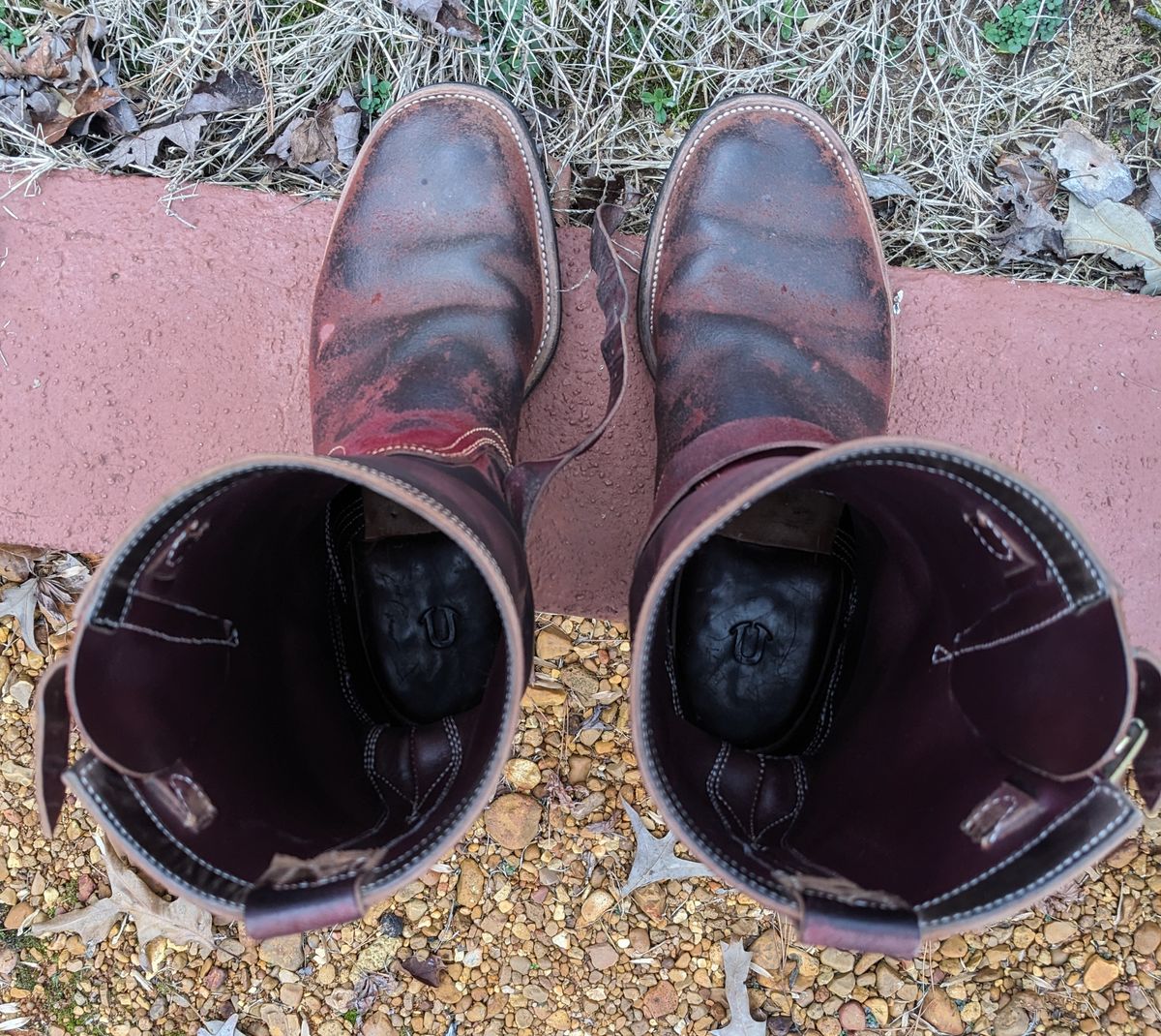 Photo by Lazy_Spread on February 4, 2024 of the Unsung U 22-2 Engineer Boot in Horween Burgundy Workshoe Butt Roughout.