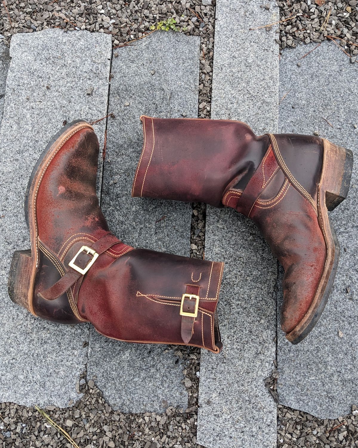 Photo by Lazy_Spread on March 1, 2024 of the Unsung U 22-2 Engineer Boot in Horween Burgundy Workshoe Butt Roughout.