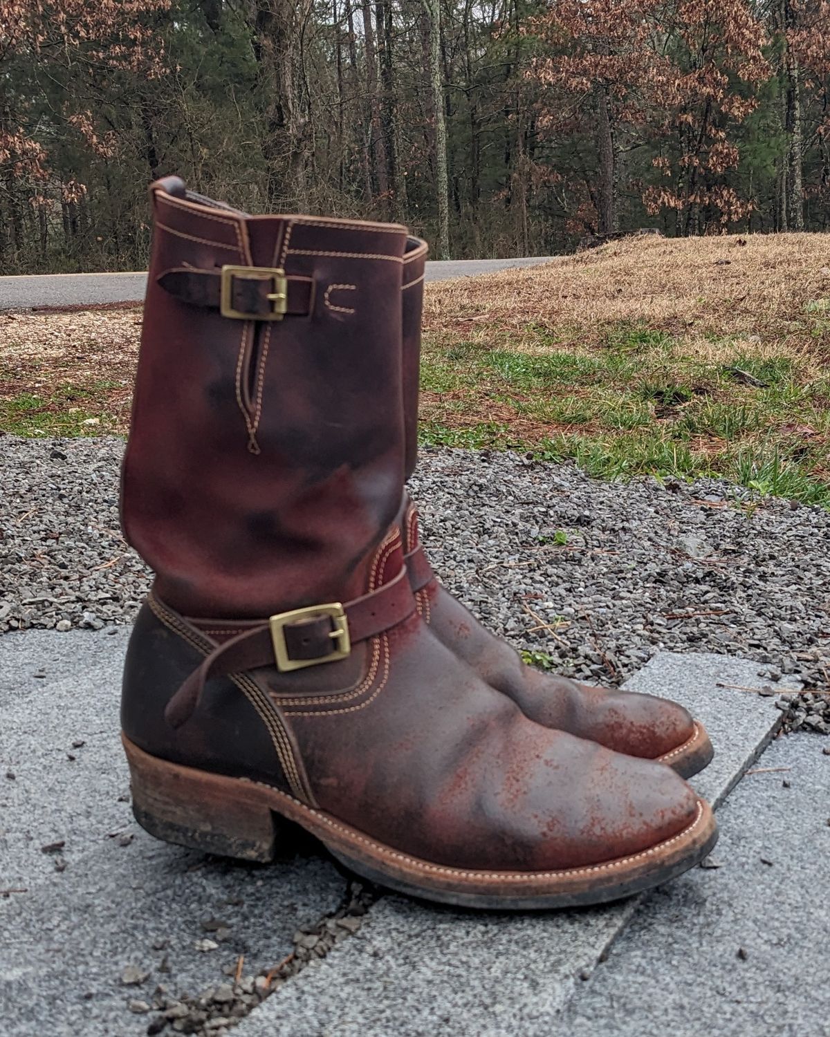 Photo by Lazy_Spread on March 1, 2024 of the Unsung U 22-2 Engineer Boot in Horween Burgundy Workshoe Butt Roughout.