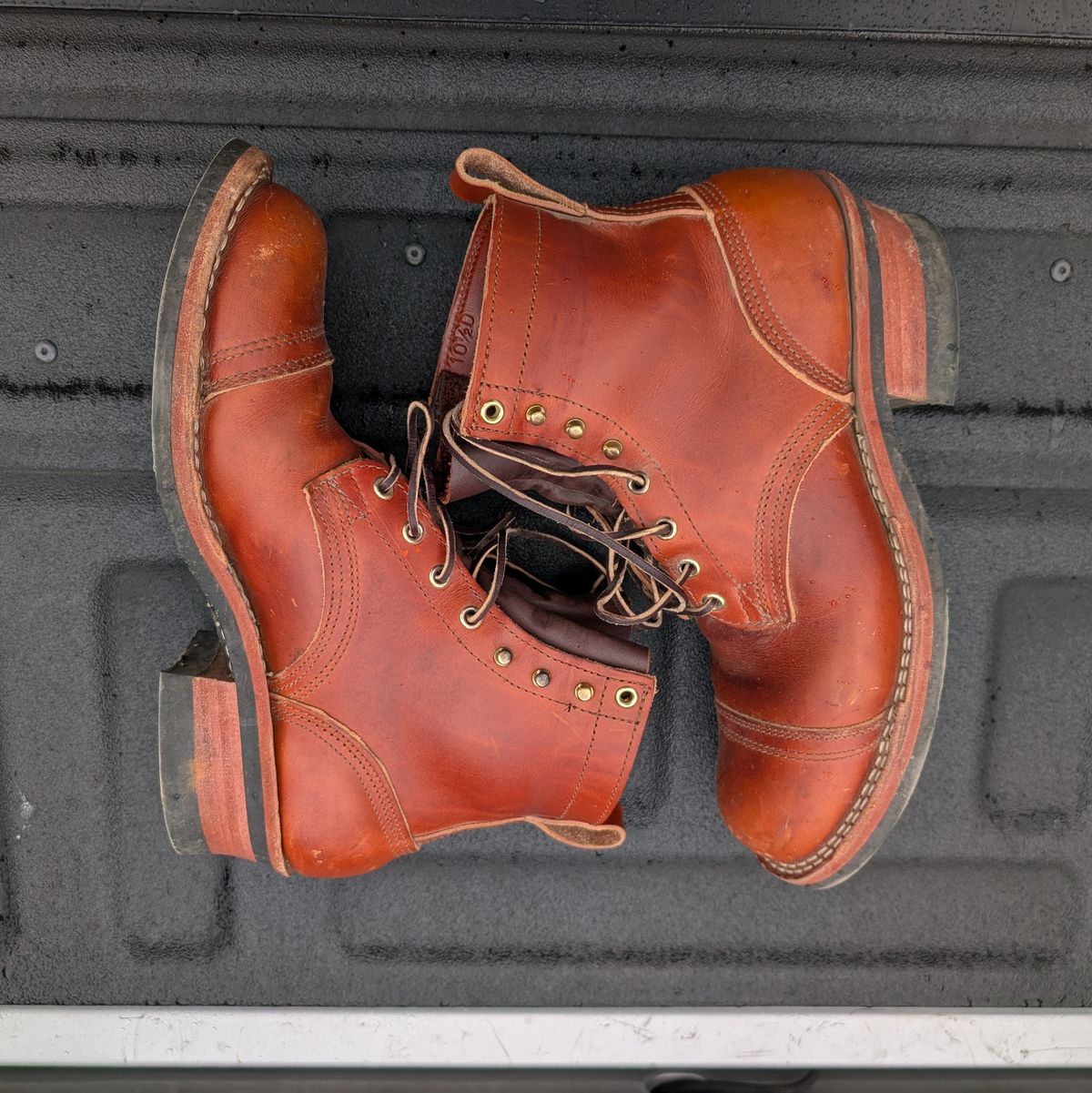 Photo by Lazy_Spread on November 1, 2025 of the Nicks MTO in Wickett & Craig Tan Oiled Latigo.