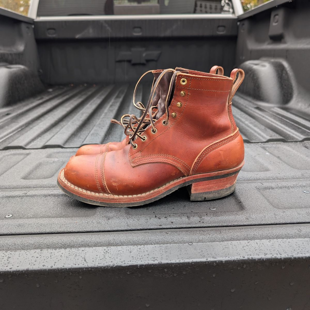 Photo by Lazy_Spread on November 1, 2025 of the Nicks MTO in Wickett & Craig Tan Oiled Latigo.