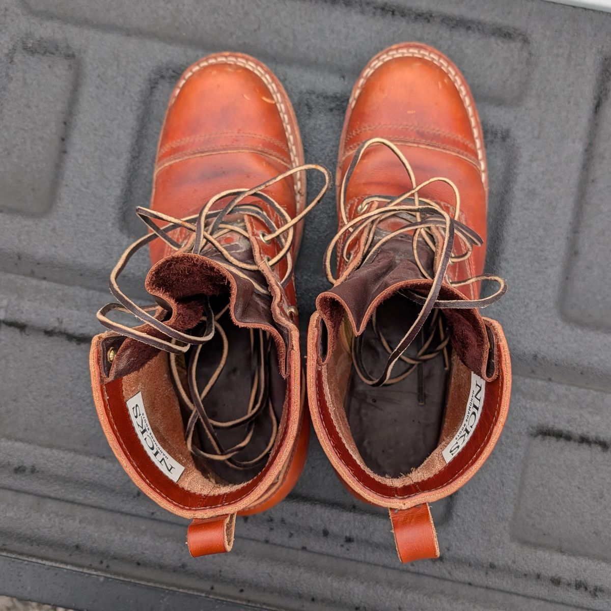 Photo by Lazy_Spread on November 1, 2025 of the Nicks MTO in Wickett & Craig Tan Oiled Latigo.