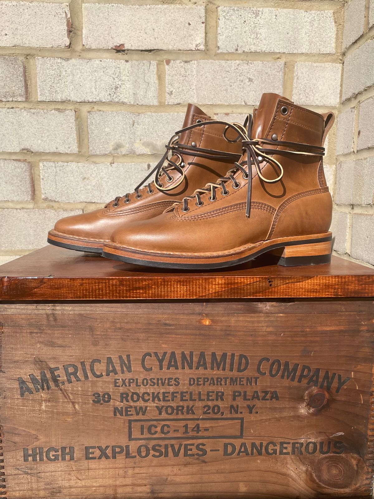 Photo by babblingboots on October 4, 2023 of the White's 350 Cutter in Horween Natural Chromexcel.