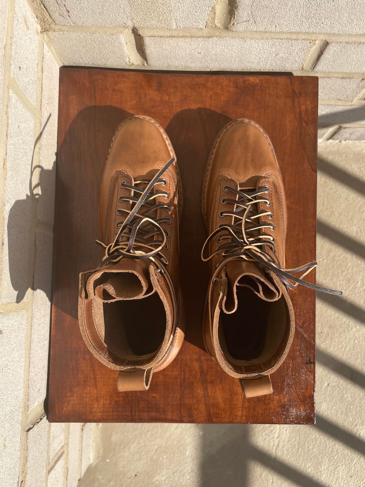 Photo by babblingboots on October 4, 2023 of the White's 350 Cutter in Horween Natural Chromexcel.
