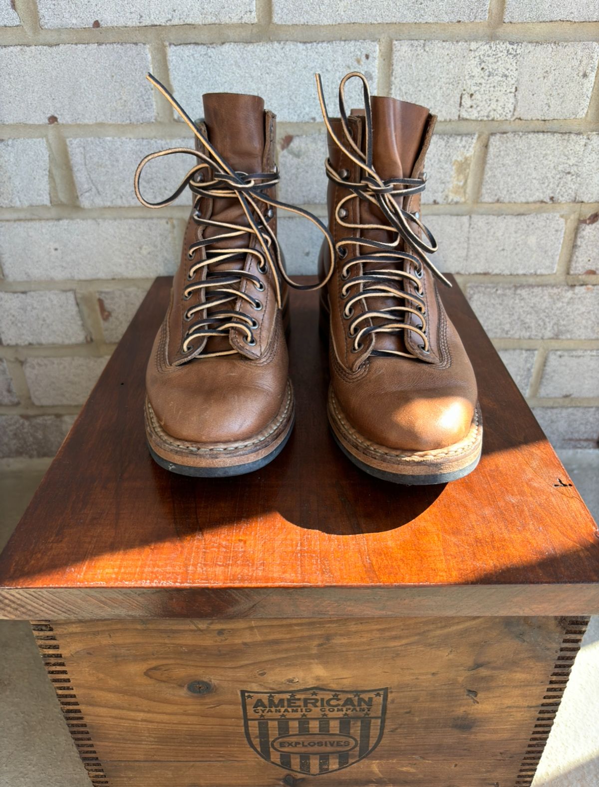 Photo by babblingboots on November 5, 2023 of the White's 350 Cutter in Horween Natural Chromexcel.