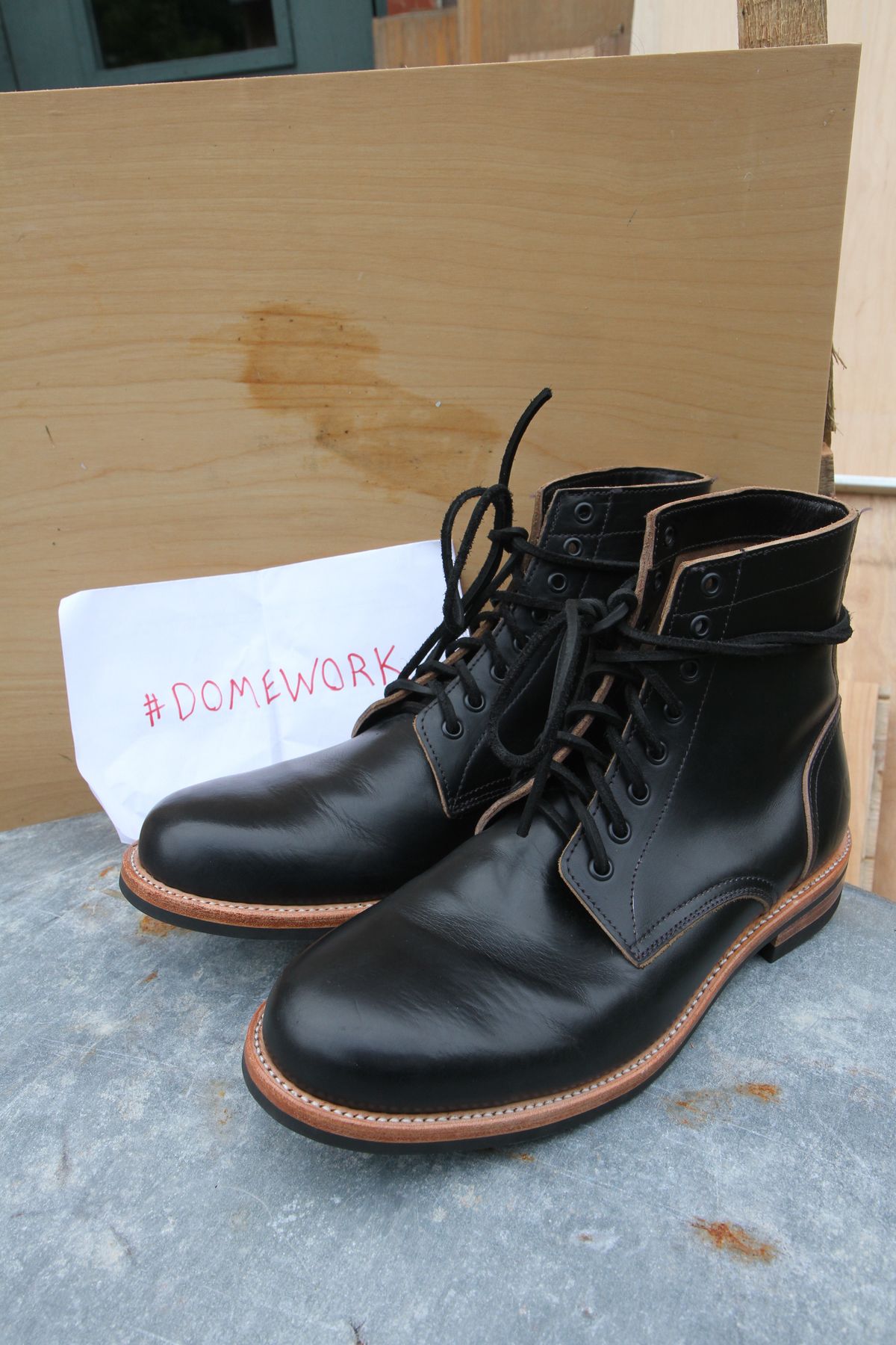 Photo by foot.siebitch on October 1, 2022 of the Oak Street Bootmakers Trench Boot in Horween Black Chromexcel.