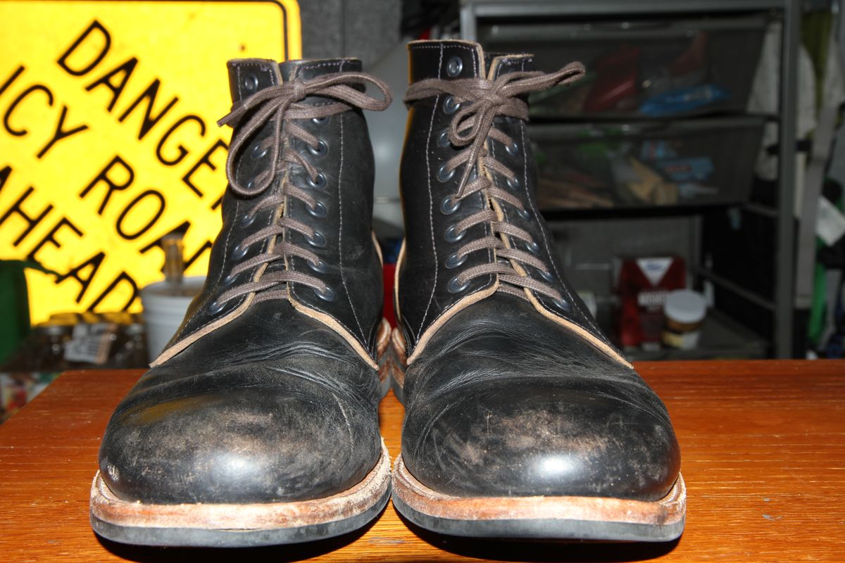 Photo by foot.siebitch on November 6, 2022 of the Oak Street Bootmakers Trench Boot in Horween Black Chromexcel.