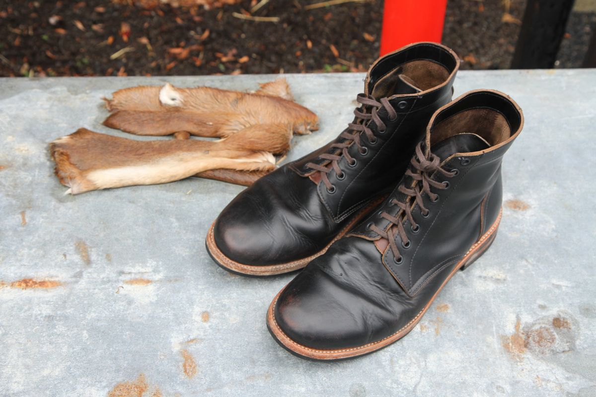 Photo by foot.siebitch on December 3, 2022 of the Oak Street Bootmakers Trench Boot in Horween Black Chromexcel.