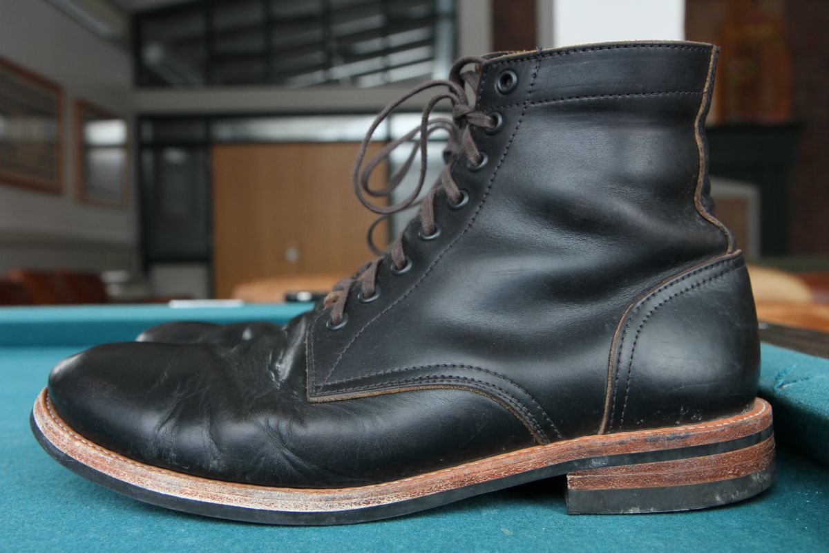 Photo by foot.siebitch on February 4, 2023 of the Oak Street Bootmakers Trench Boot in Horween Black Chromexcel.