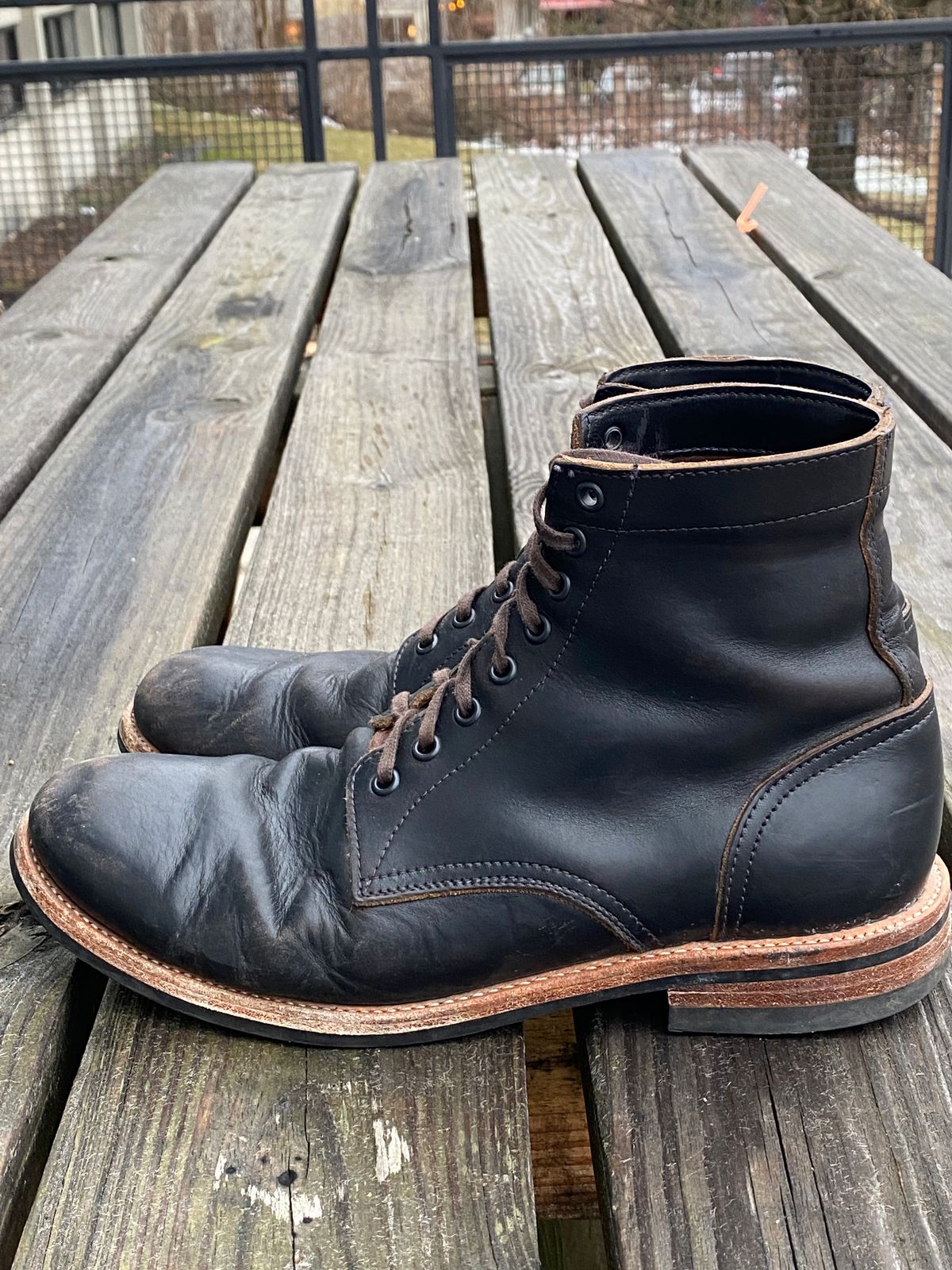 Photo by foot.siebitch on March 4, 2023 of the Oak Street Bootmakers Trench Boot in Horween Black Chromexcel.