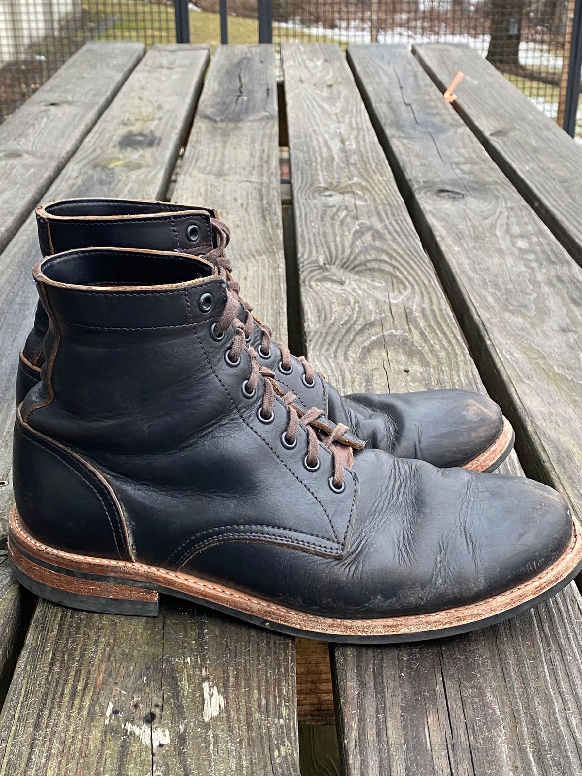 Photo by foot.siebitch on March 4, 2023 of the Oak Street Bootmakers Trench Boot in Horween Black Chromexcel.