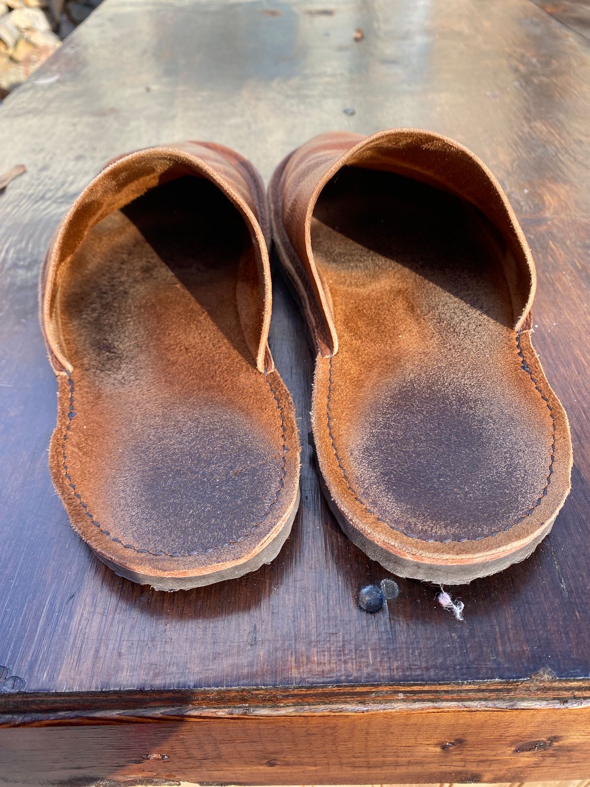 Photo by foot.siebitch on November 5, 2023 of the Self-Made Unknown Model in Tanneries Haas “Foulonne” Novonappa - Gold.