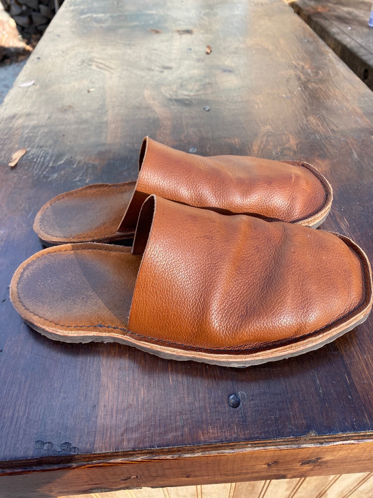 Photo by foot.siebitch on November 5, 2023 of the Self-Made Unknown Model in Tanneries Haas “Foulonne” Novonappa - Gold.