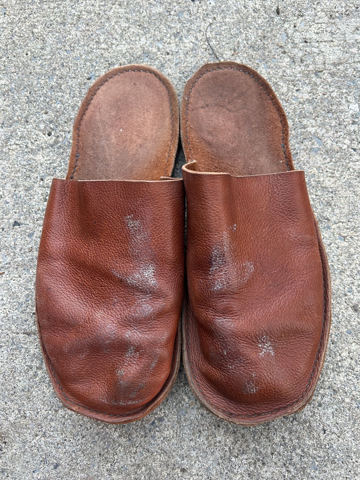 Photo by foot.siebitch on February 4, 2024 of the Self-Made Unknown Model in Tanneries Haas “Foulonne” Novonappa - Gold.