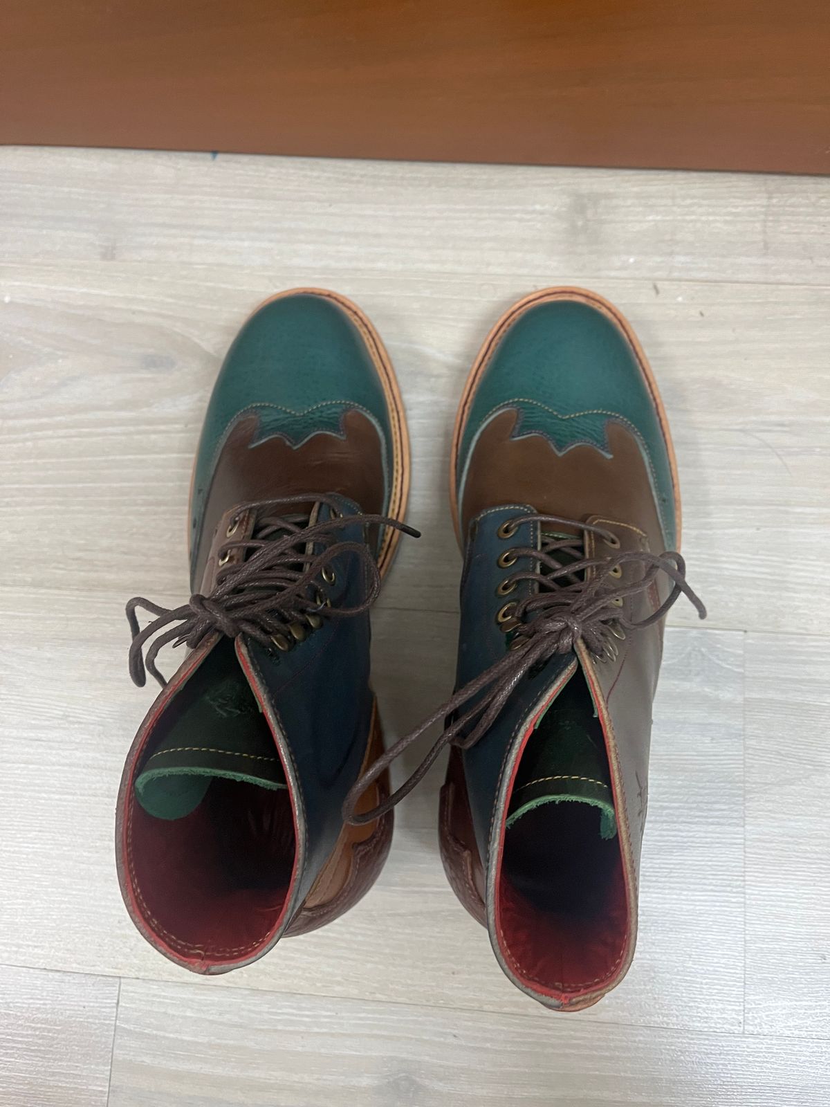 Photo by AcapRoseknight on October 1, 2023 of the Mora Son Shoes Viper King in Unknown Leather.