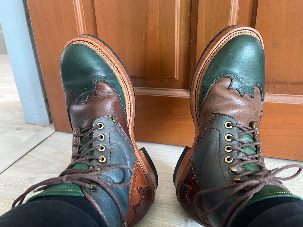 Photo by AcapRoseknight on November 5, 2023 of the Mora Son Shoes Viper King in Unknown Leather.