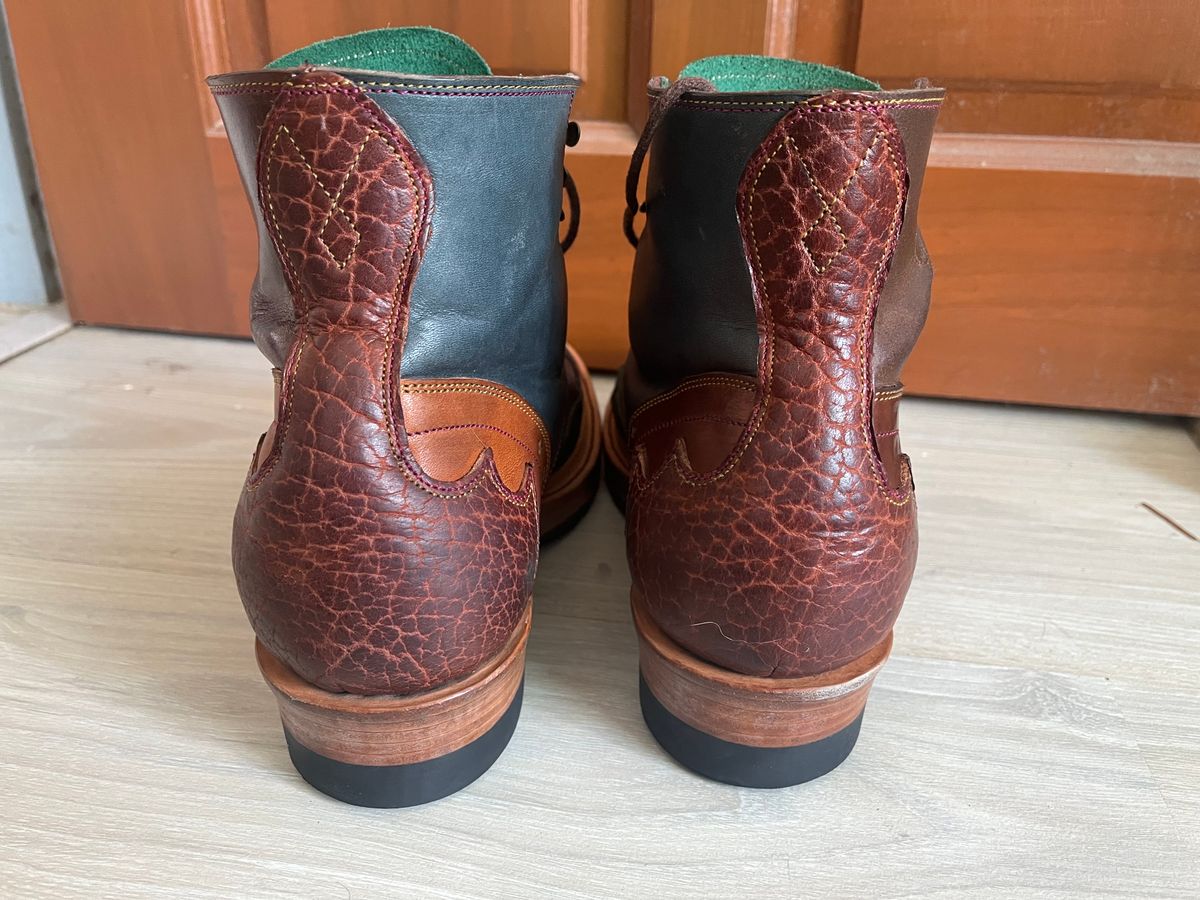 Photo by AcapRoseknight on November 5, 2023 of the Mora Son Shoes Viper King in Unknown Leather.