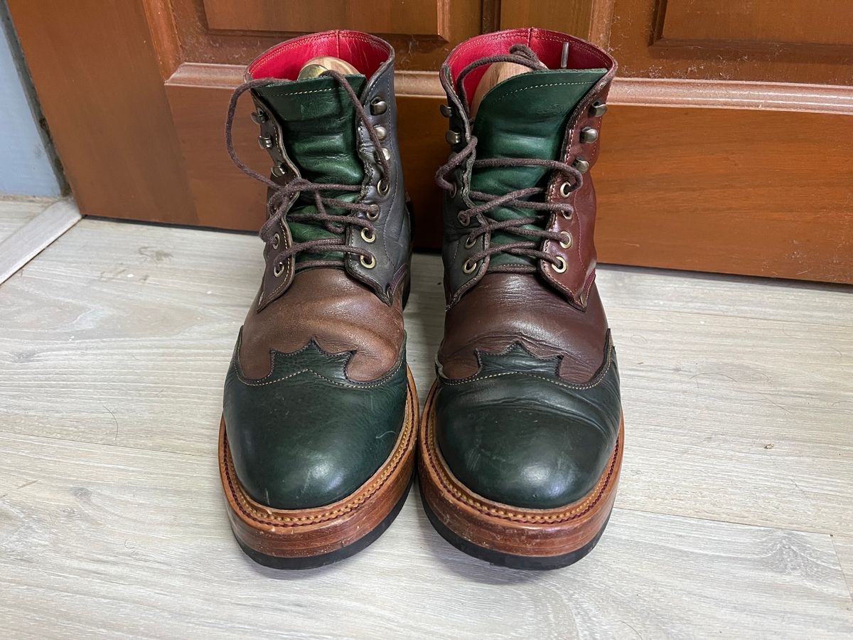 Photo by AcapRoseknight on December 4, 2023 of the Mora Son Shoes Viper King in Unknown Leather.