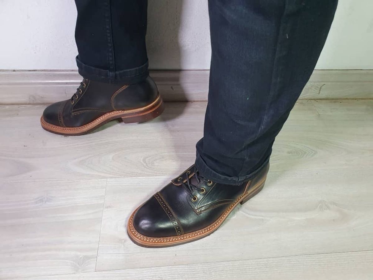 Photo by AcapRoseknight on October 1, 2022 of the Onderhoud SVC03 Service Boot in Maryam Toscanello Horsebutt Overdyed Black.