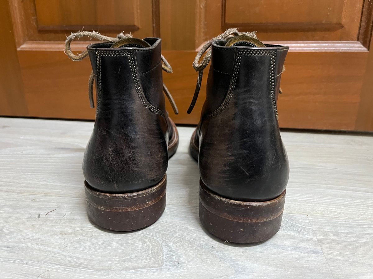 Photo by AcapRoseknight on January 4, 2023 of the Onderhoud SVC03 Service Boot in Maryam Toscanello Horsebutt Overdyed Black.