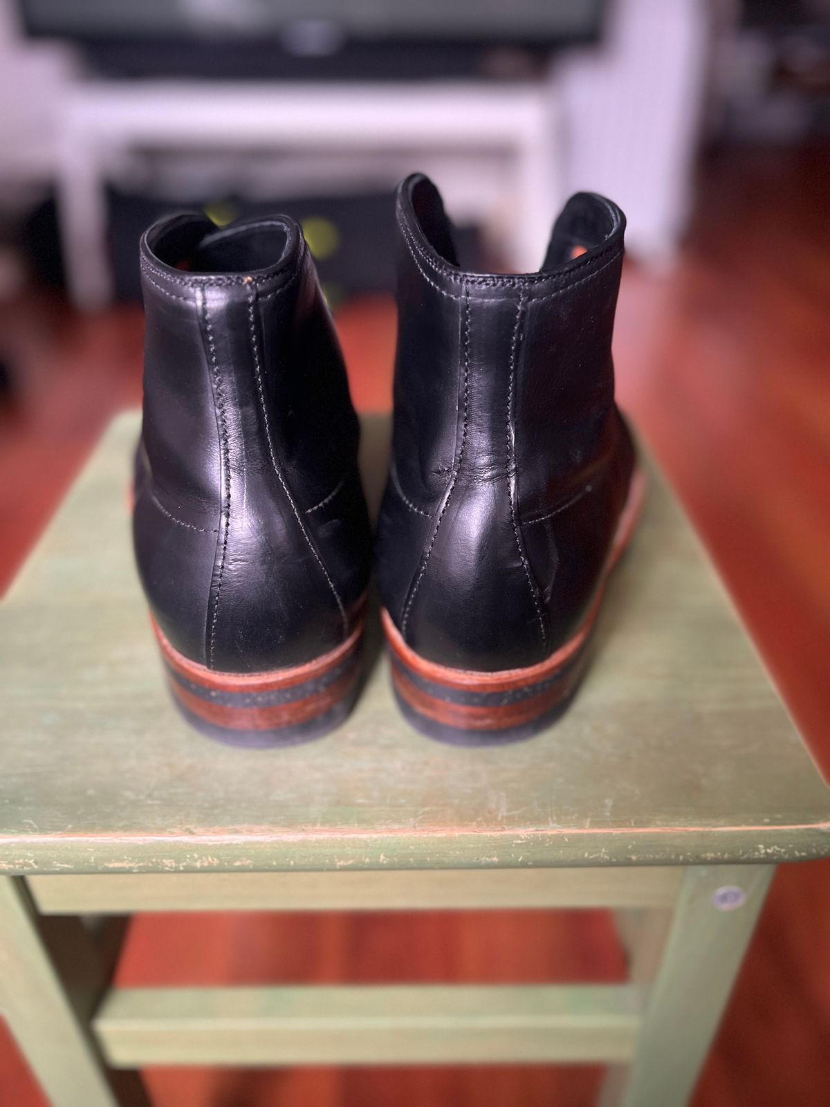Photo by photog_raffi on October 2, 2023 of the Alden Indy Boot in Horween Black Chromexcel.