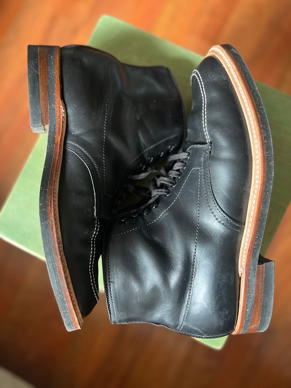 Photo by photog_raffi on October 2, 2023 of the Alden Indy Boot in Horween Black Chromexcel.