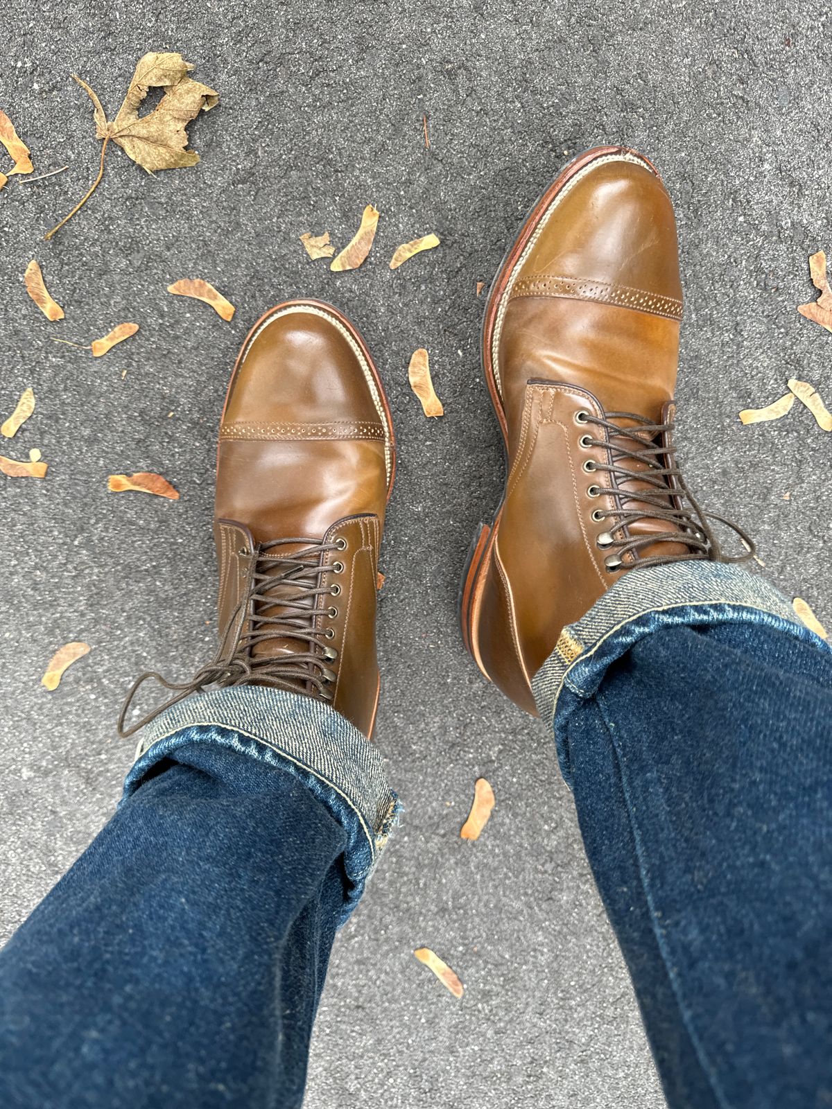 Photo by catchyname on October 14, 2023 of the Viberg Service Boot BCT in Horween Calvados Shell Cordovan.