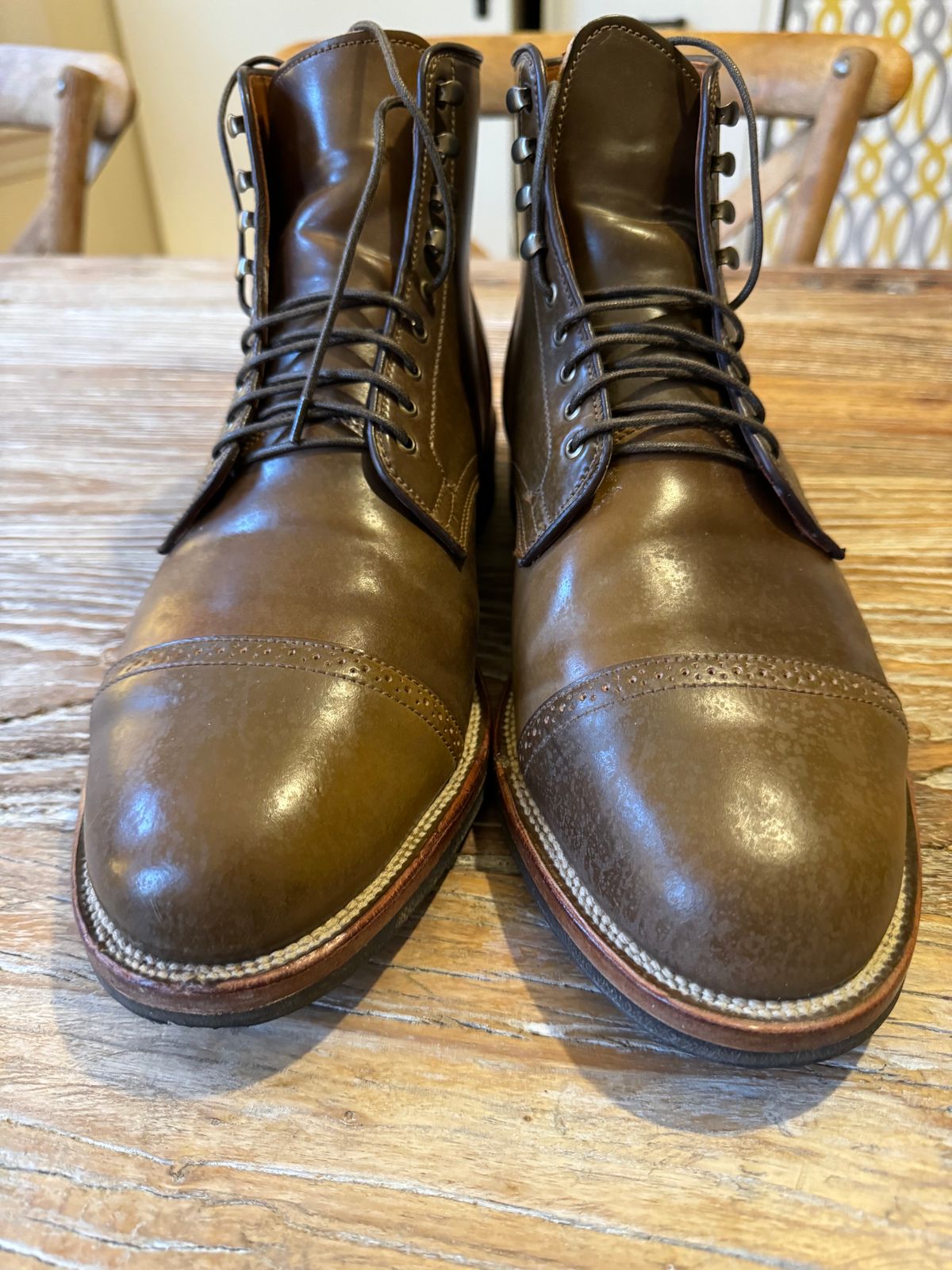 Photo by catchyname on November 1, 2023 of the Viberg Service Boot BCT in Horween Calvados Shell Cordovan.