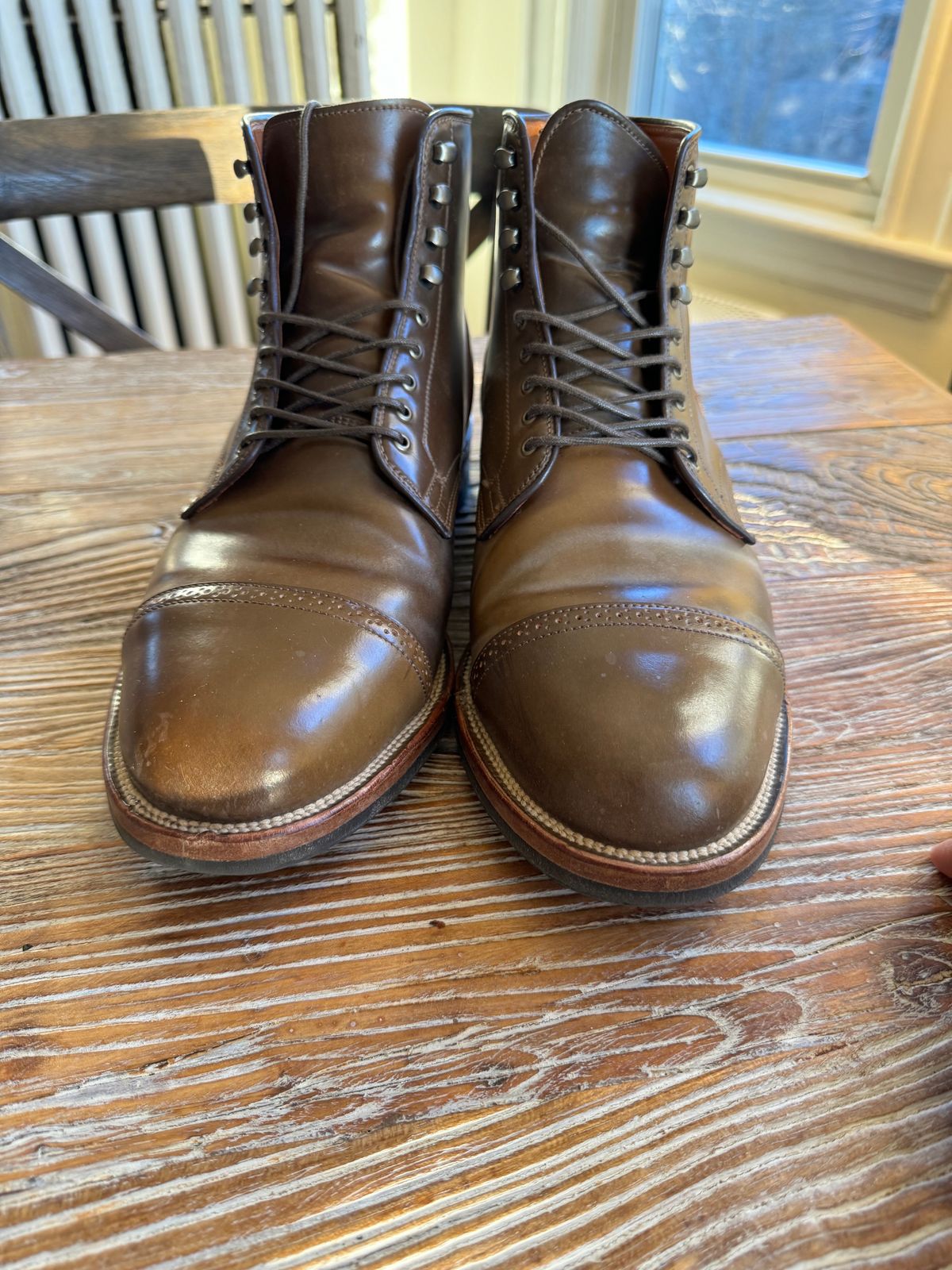 Photo by catchyname on January 2, 2024 of the Viberg Service Boot BCT in Horween Calvados Shell Cordovan.
