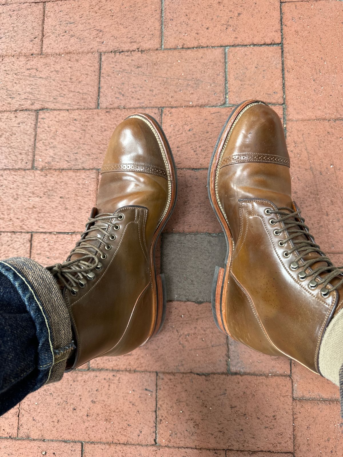 Photo by catchyname on September 27, 2024 of the Viberg Service Boot BCT in Horween Calvados Shell Cordovan.