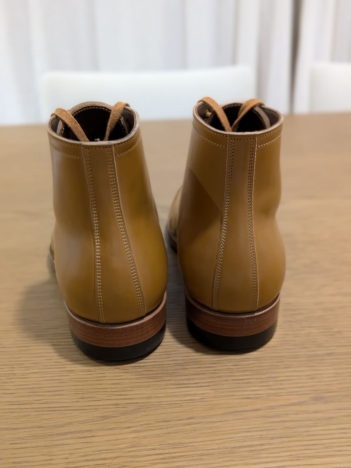 Photo by catchyname on October 2, 2025 of the Onderhoud LVL01 Derby Boot in Maryam Unglazed Shell natural.