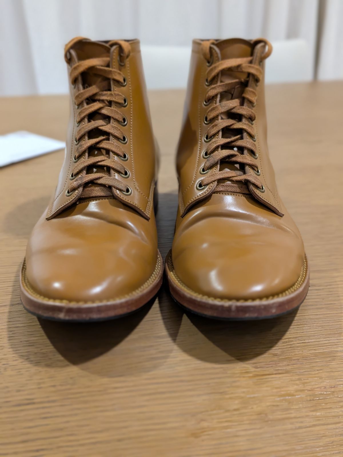Photo by catchyname on October 2, 2025 of the Onderhoud LVL01 Derby Boot in Maryam Unglazed Shell natural.