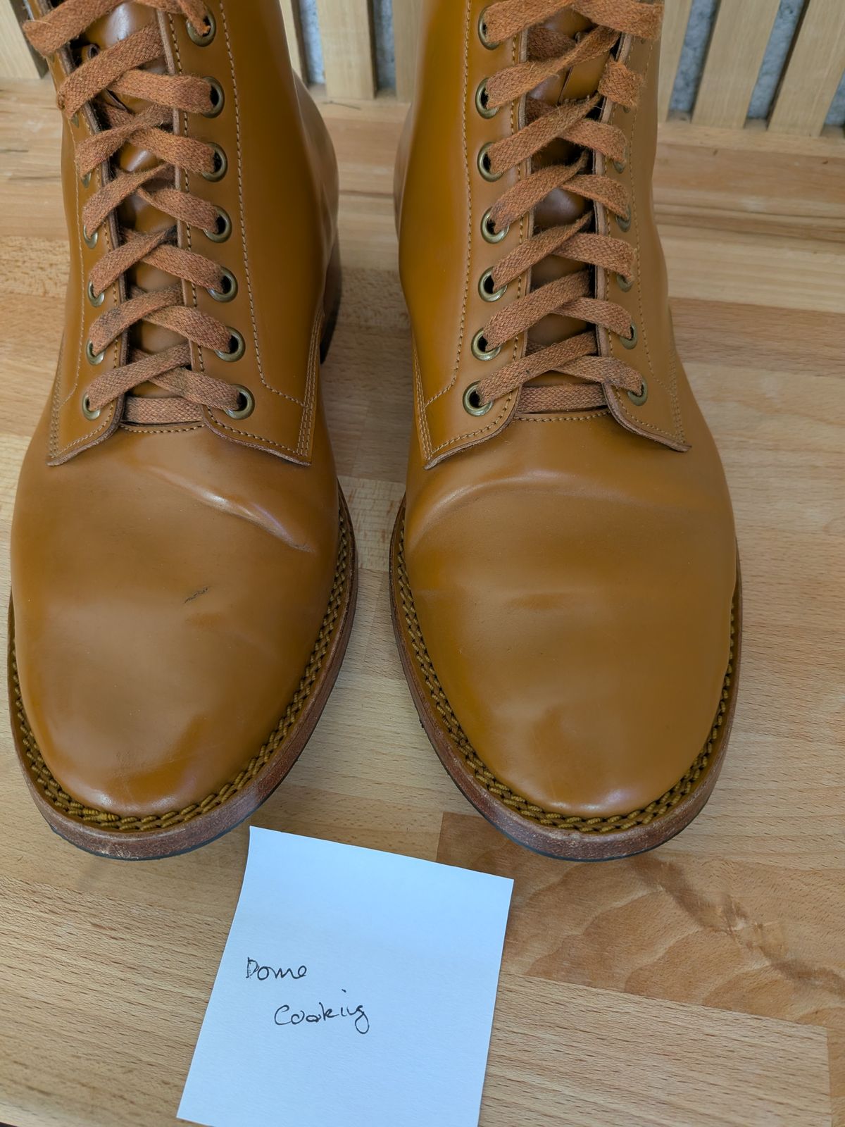 Photo by catchyname on November 1, 2025 of the Onderhoud LVL01 Derby Boot in Maryam Unglazed Shell natural.