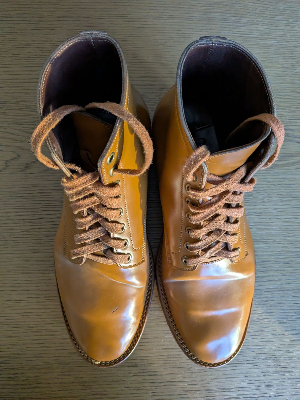 Photo by catchyname on December 5, 2025 of the Onderhoud LVL01 Derby Boot in Maryam Unglazed Shell natural.