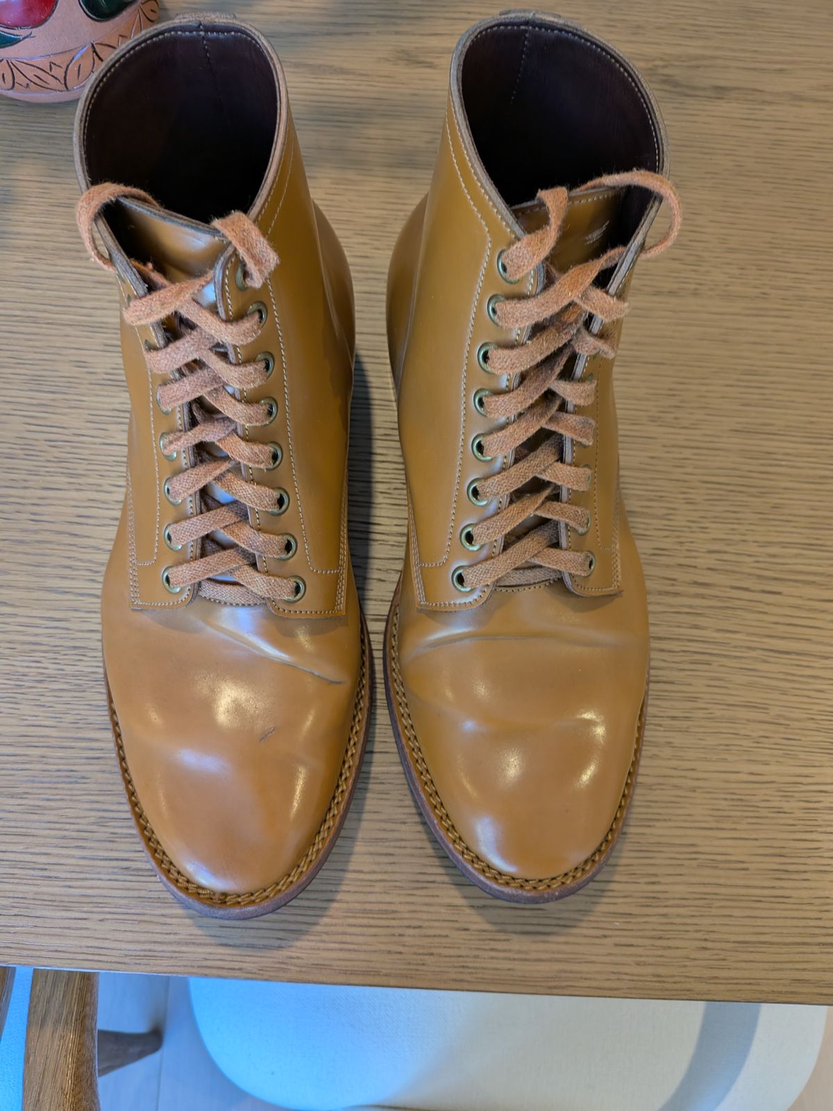 Photo by catchyname on January 2, 2026 of the Onderhoud LVL01 Derby Boot in Maryam Unglazed Shell natural.