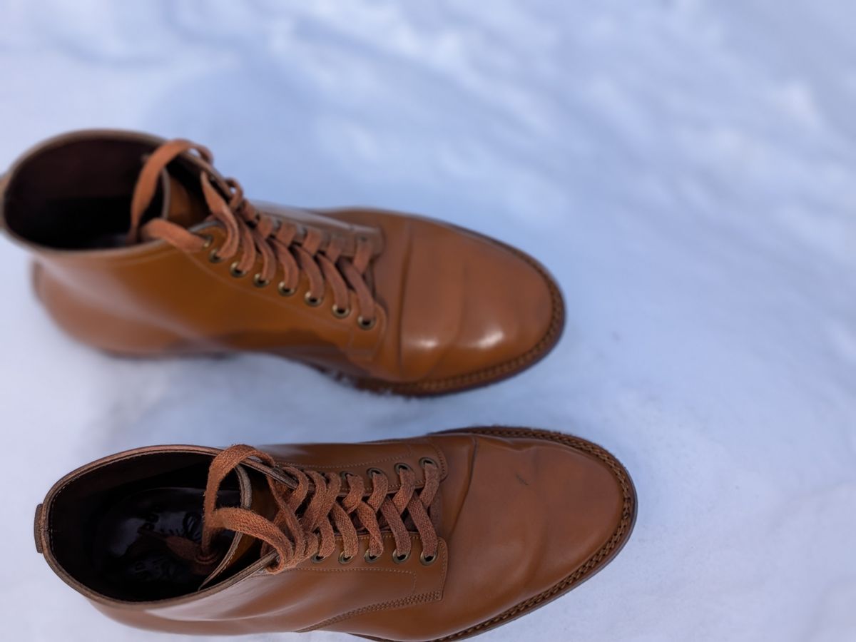 Photo by catchyname on February 1, 2026 of the Onderhoud LVL01 Derby Boot in Maryam Unglazed Shell natural.