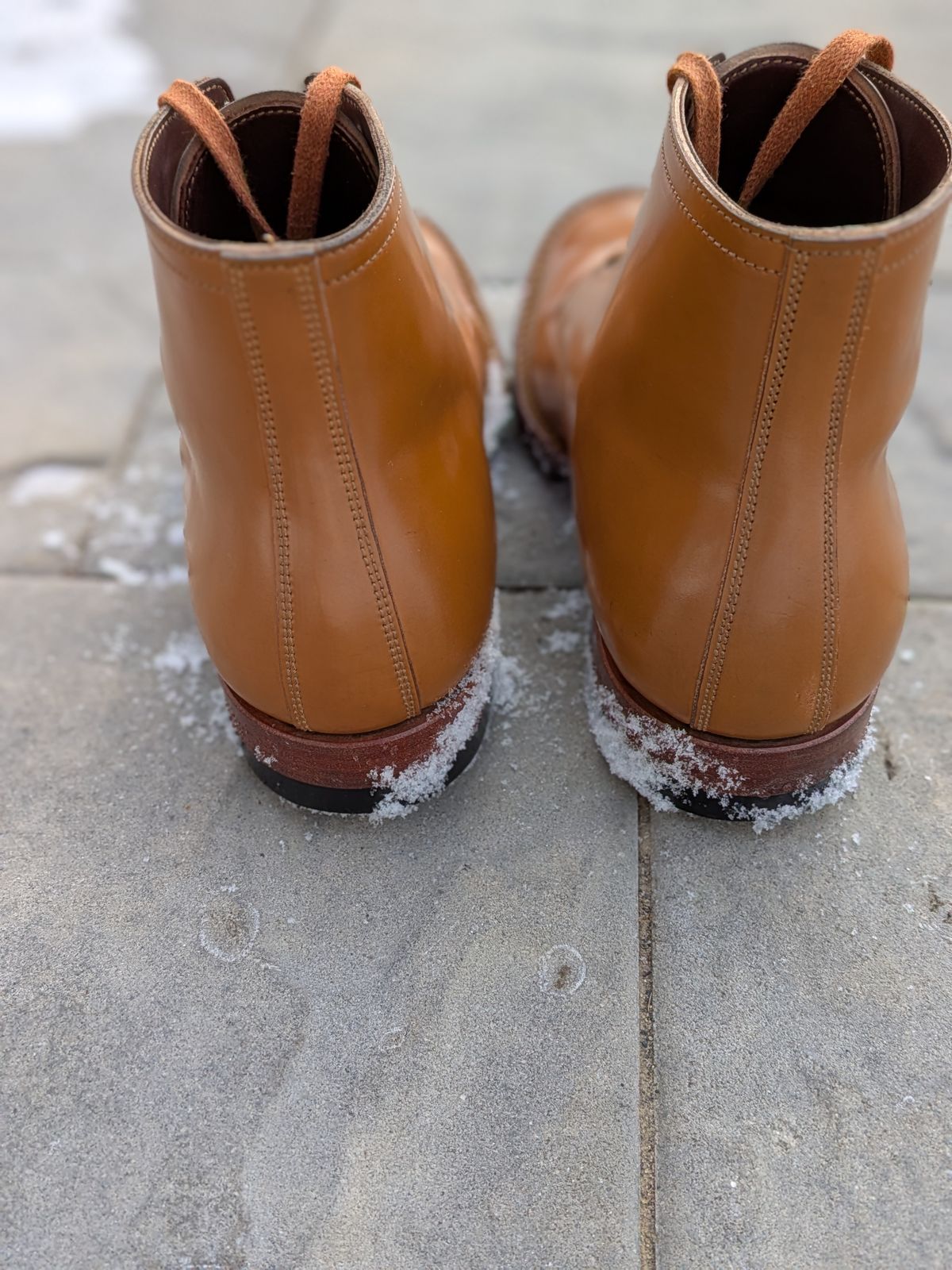 Photo by catchyname on February 1, 2026 of the Onderhoud LVL01 Derby Boot in Maryam Unglazed Shell natural.