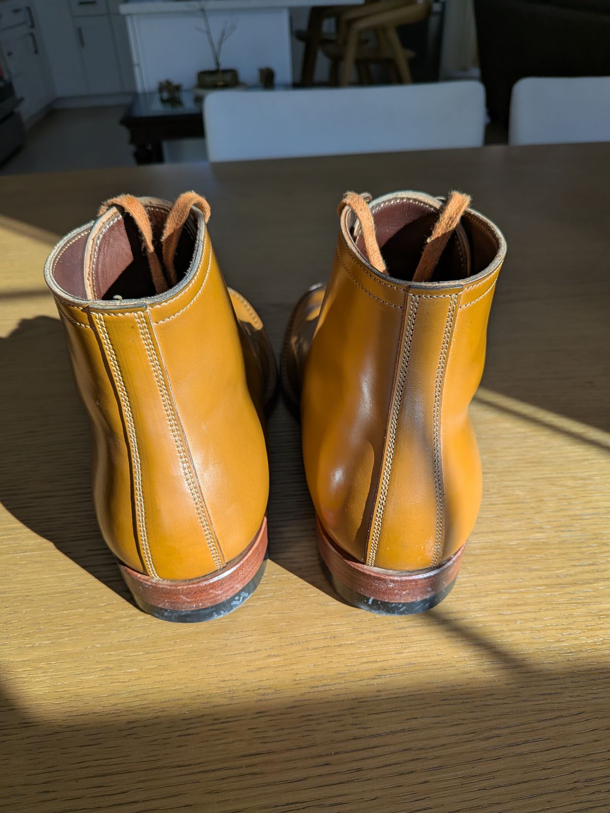 Photo by catchyname on March 1, 2026 of the Onderhoud LVL01 Derby Boot in Maryam Unglazed Shell natural.