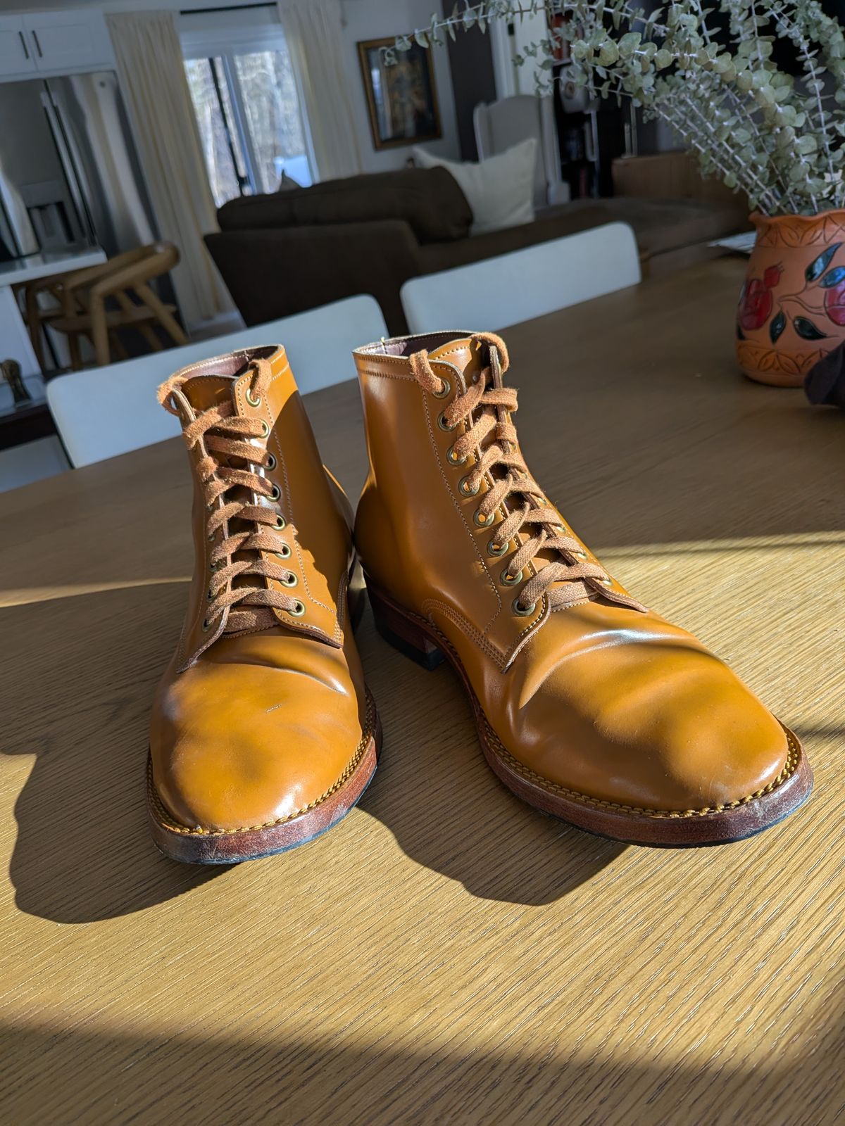 Photo by catchyname on March 1, 2026 of the Onderhoud LVL01 Derby Boot in Maryam Unglazed Shell natural.