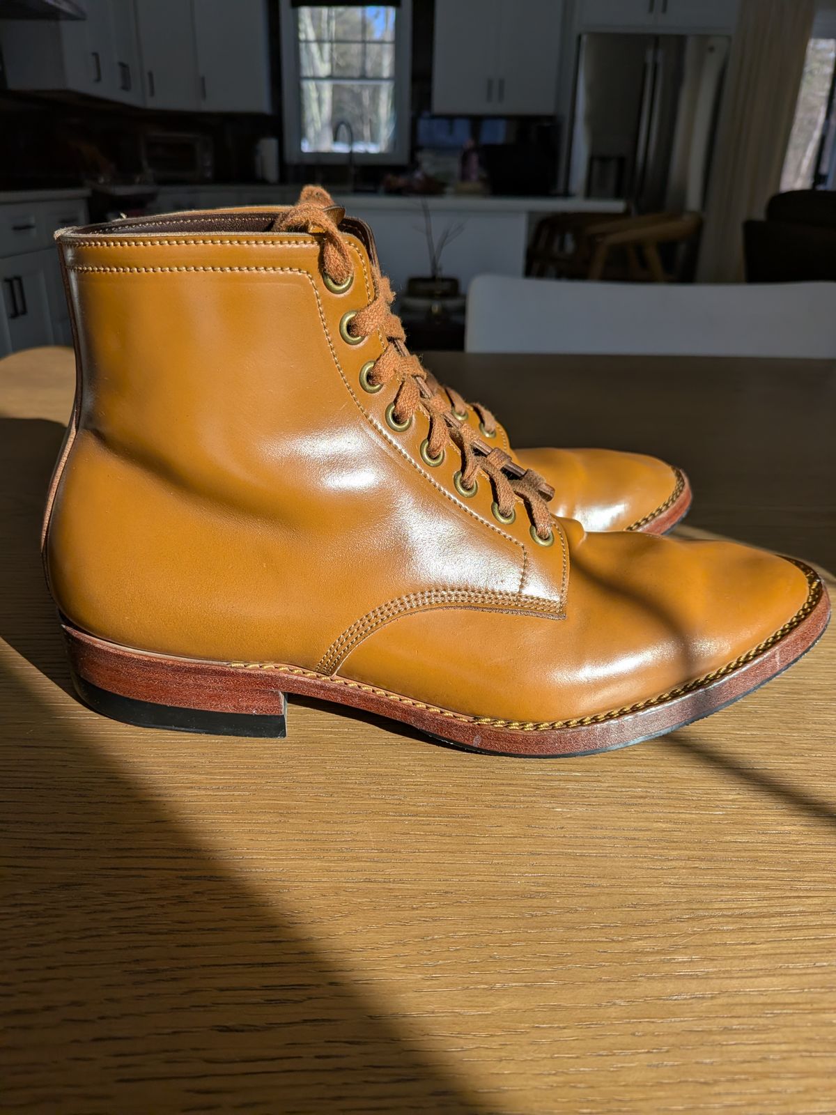 Photo by catchyname on March 1, 2026 of the Onderhoud LVL01 Derby Boot in Maryam Unglazed Shell natural.
