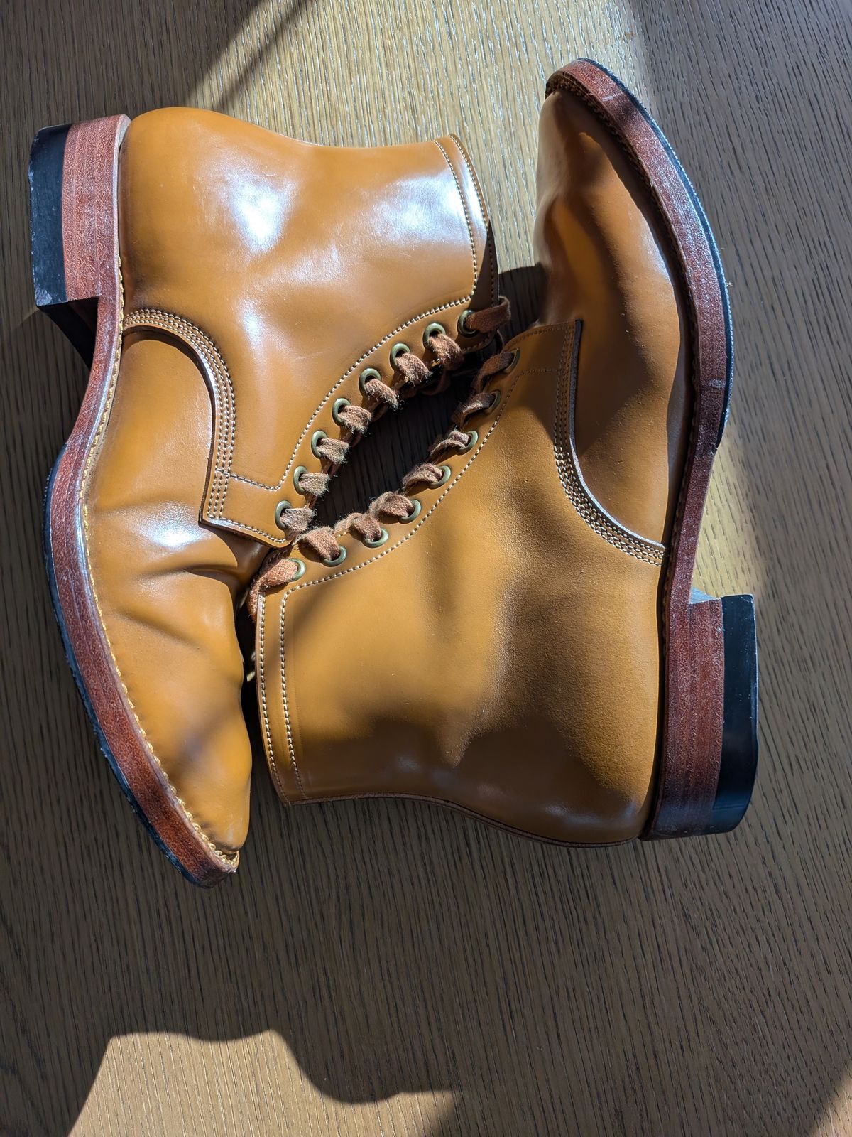 Photo by catchyname on March 1, 2026 of the Onderhoud LVL01 Derby Boot in Maryam Unglazed Shell natural.