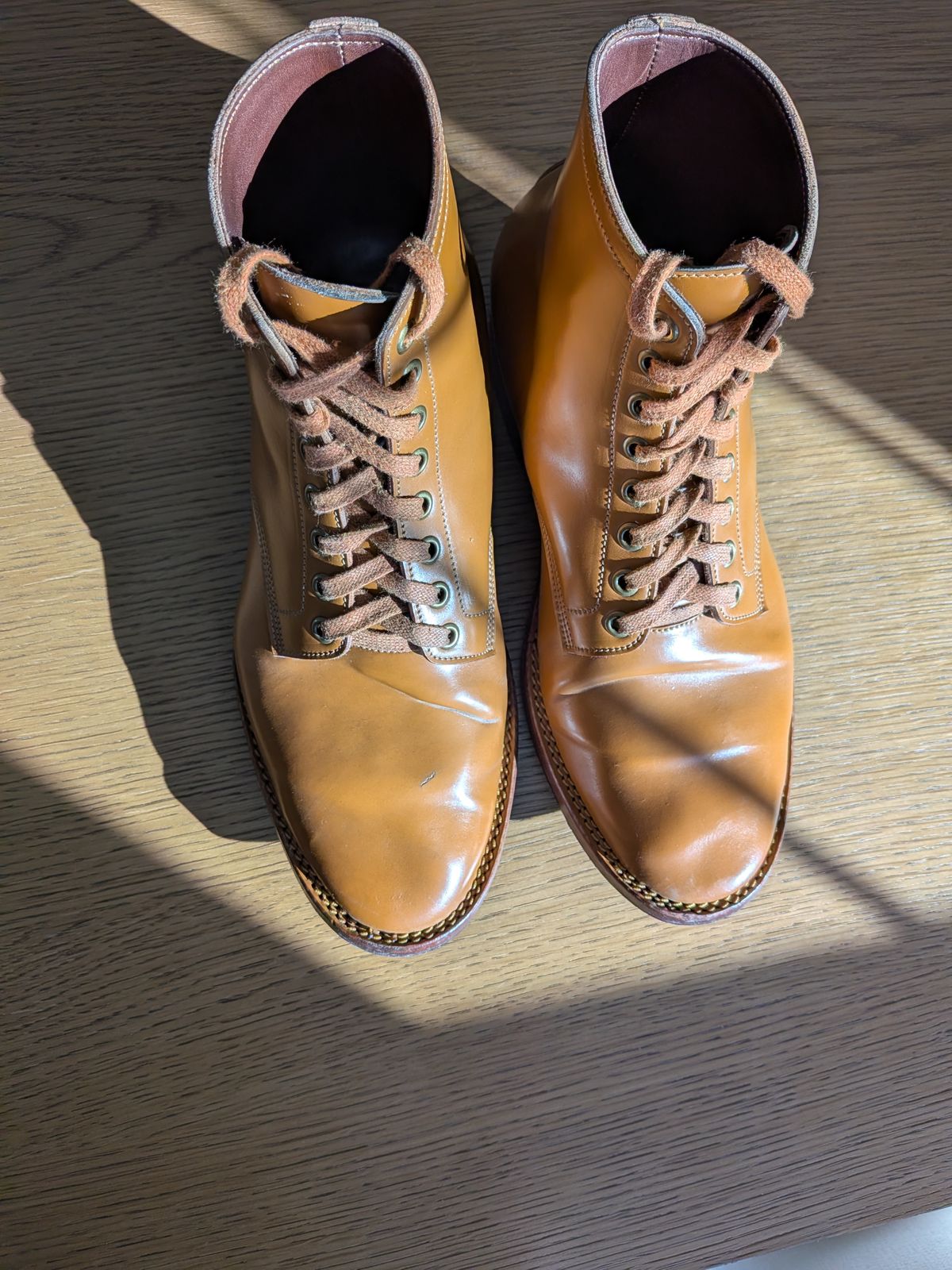 Photo by catchyname on March 1, 2026 of the Onderhoud LVL01 Derby Boot in Maryam Unglazed Shell natural.