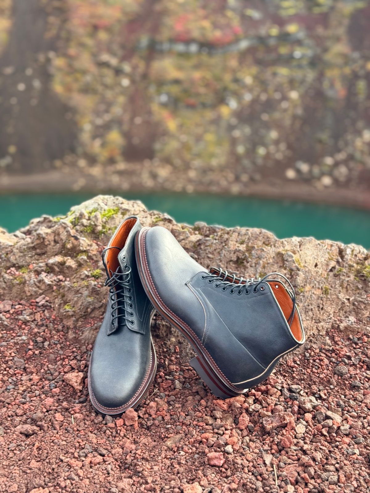 Photo by catchyname on September 29, 2024 of the Viberg Navvy Boot in Horween Black Washed Chromexcel & Washed Chromexcel.