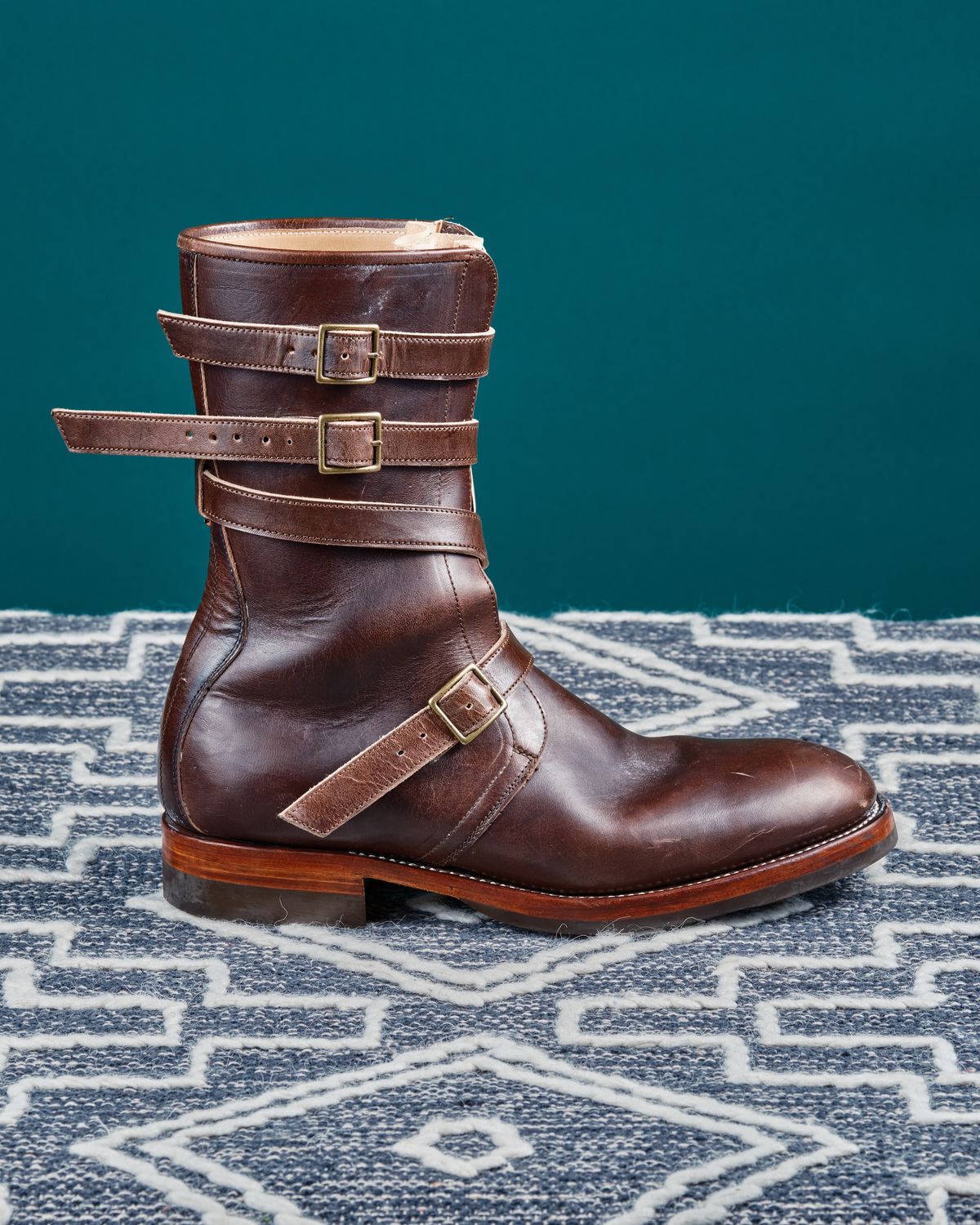 Photo by cliff.bar.nett on November 3, 2024 of the Briselblack The Hanker Tanker Boots in Maryam Thick Horsebutt Overdye brown.