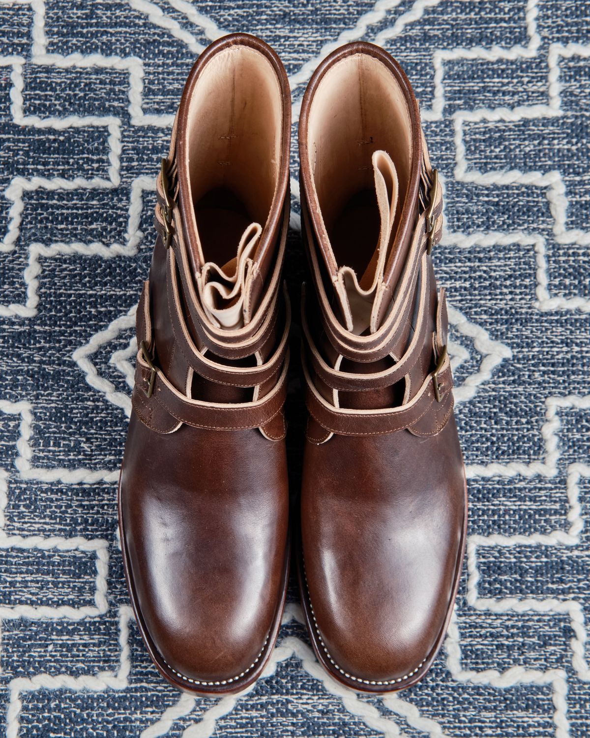 Photo by cliff.bar.nett on October 14, 2024 of the Briselblack The Hanker Tanker Boots in Maryam Thick Horsebutt Overdye brown.
