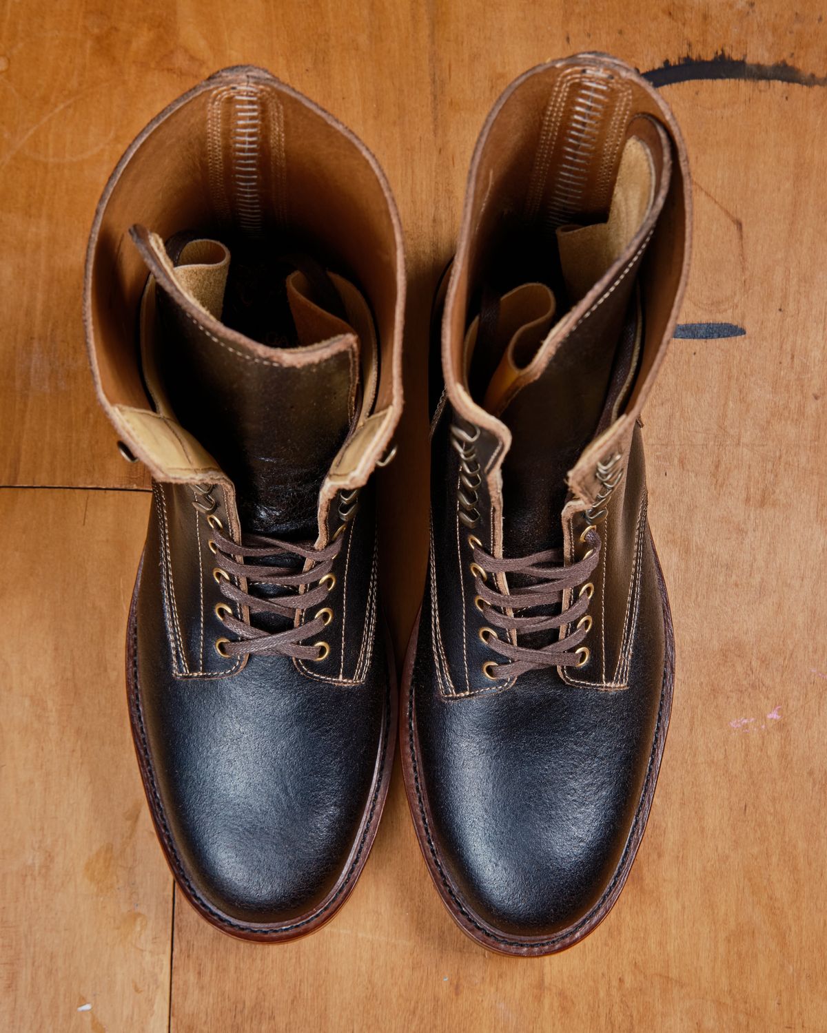 Photo by cliff.bar.nett on October 14, 2024 of the Sagara Boondocker in Horween Dark Brown Waxed Flesh.