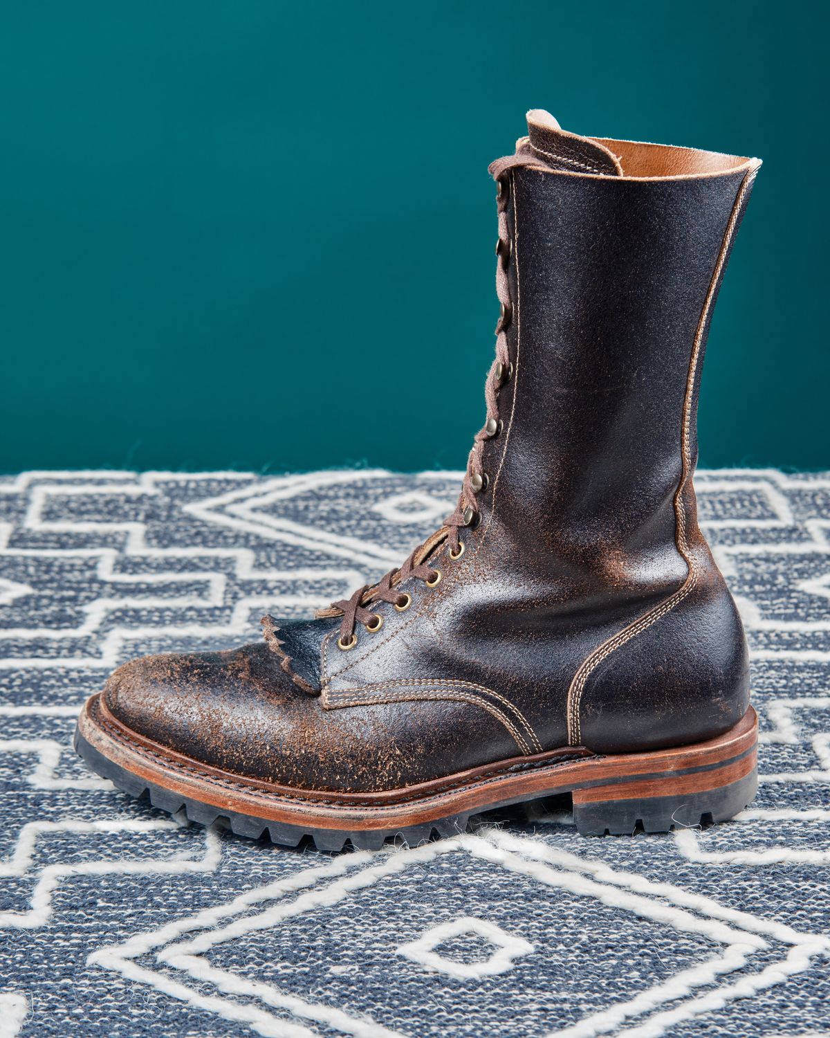 Photo by cliff.bar.nett on December 1, 2024 of the Sagara Boondocker in Horween Dark Brown Waxed Flesh.