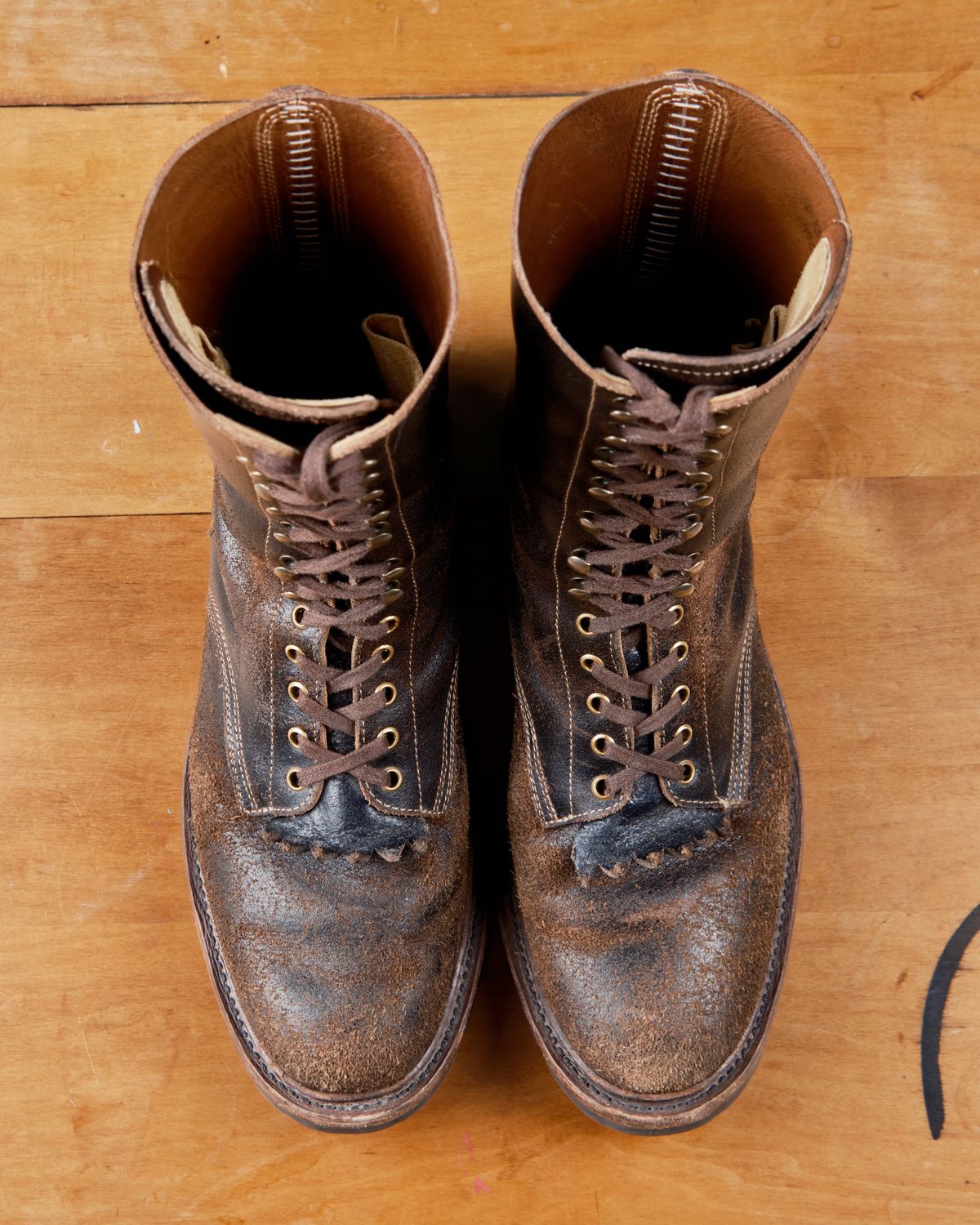 Photo by cliff.bar.nett on March 2, 2025 of the Sagara Boondocker in Horween Dark Brown Waxed Flesh.