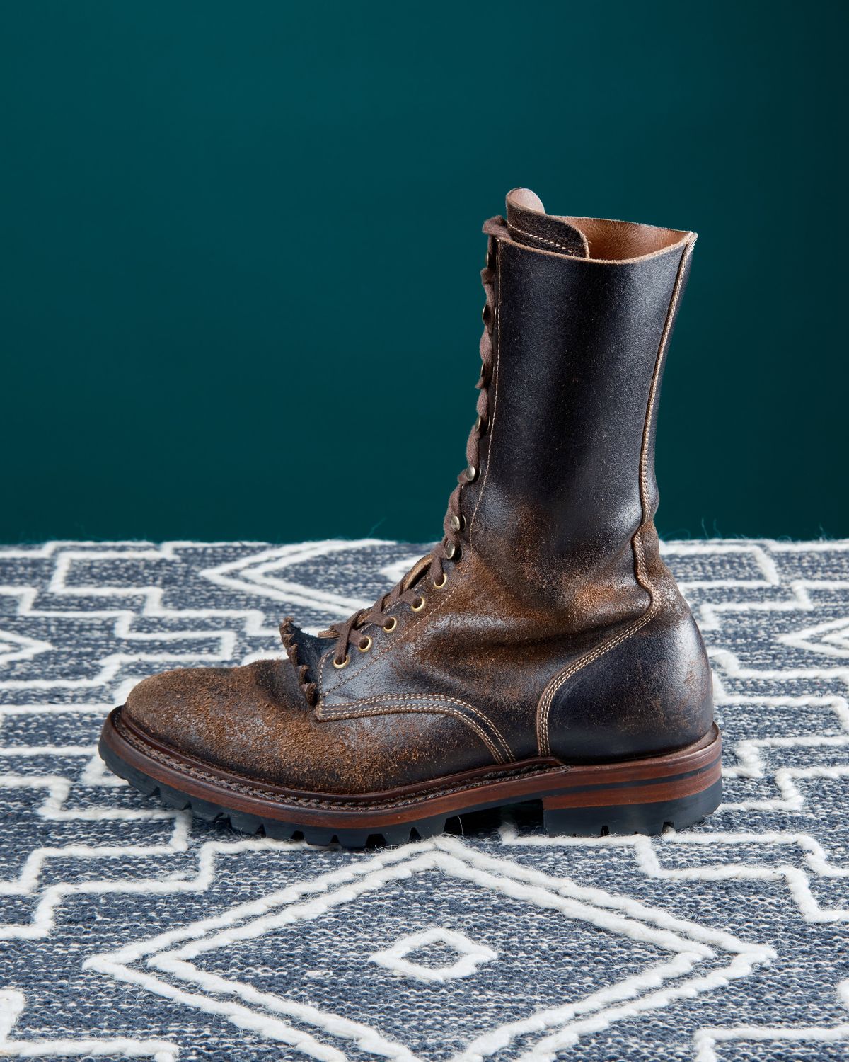 Photo by cliff.bar.nett on April 1, 2025 of the Sagara Boondocker in Horween Dark Brown Waxed Flesh.