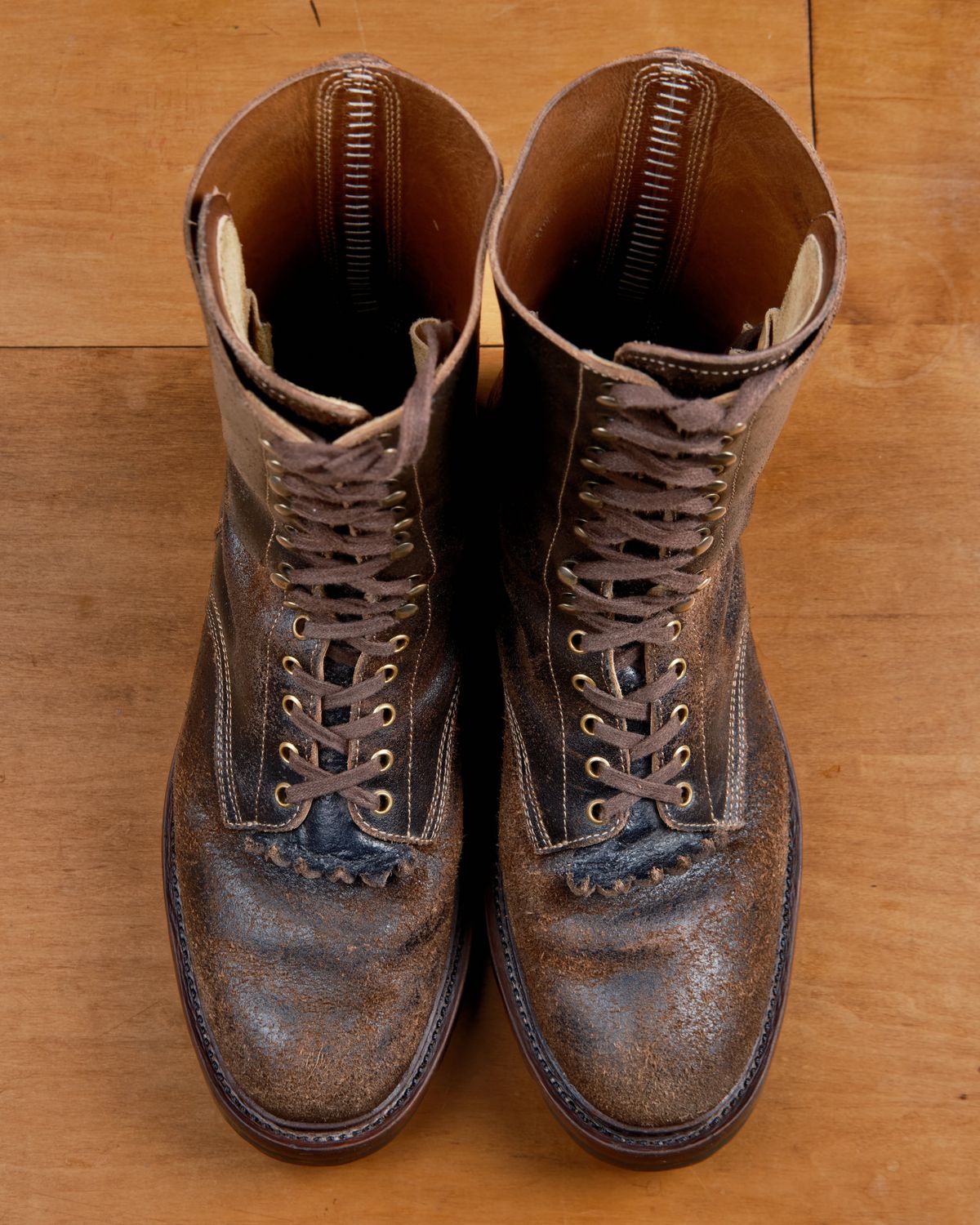 Photo by cliff.bar.nett on April 1, 2025 of the Sagara Boondocker in Horween Dark Brown Waxed Flesh.
